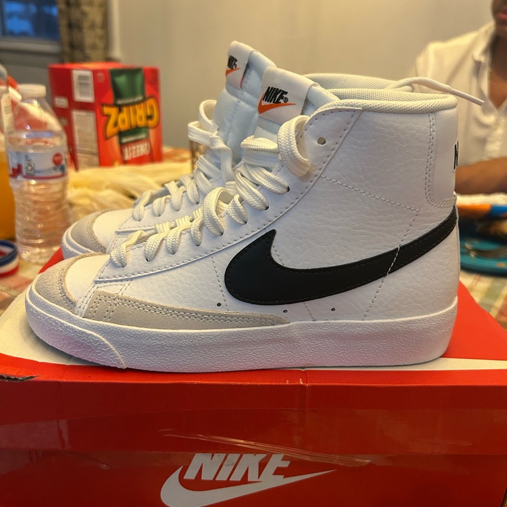 Nike Blazer Mid '77 in White and Orange